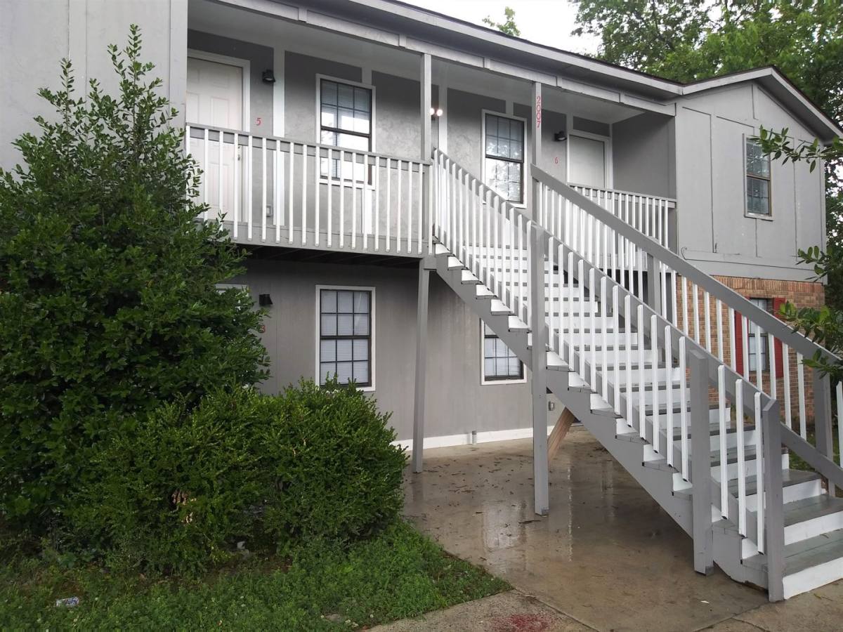 Apartment for rent at 2007MORGAN Ave SW, Decatur, AL 35601