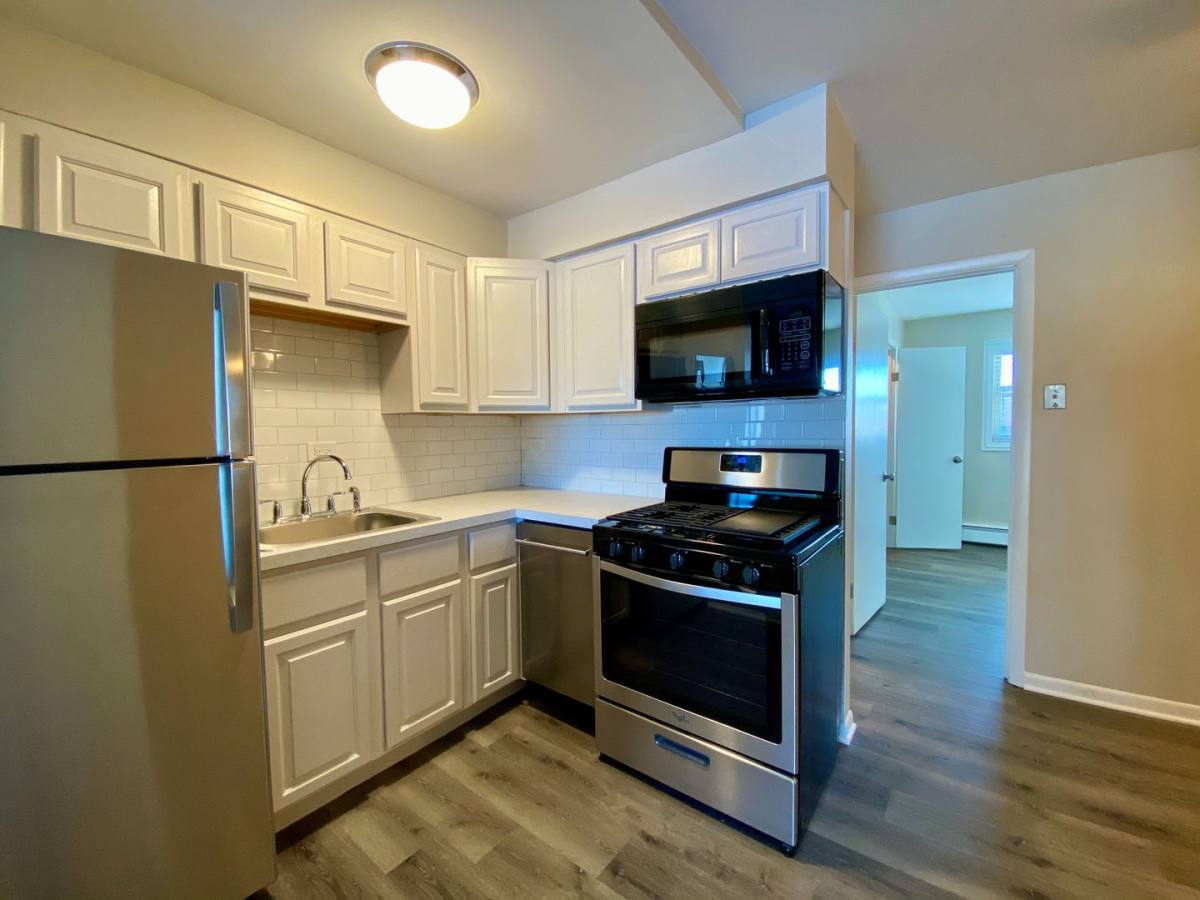 Apartment for rent at 15 Olympus Dr, Naperville, IL 60540