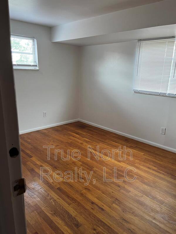 Apartment for rent at 4926 Fairway Court, Columbus, OH 43214