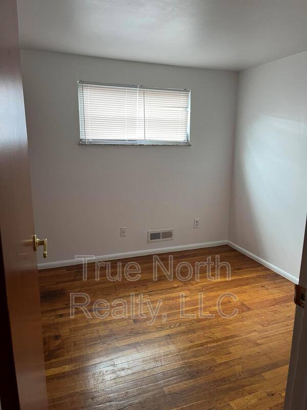 Apartment for rent at 4926 Fairway Court, Columbus, OH 43214