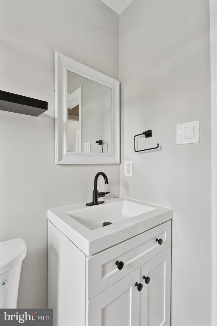 Townhouse for rent at 128 33rd St NE, Washington, DC 20019