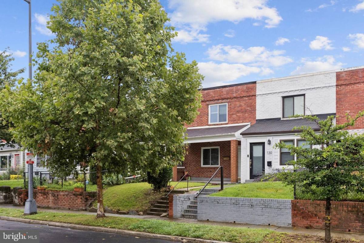 Townhouse for rent at 128 33rd St NE, Washington, DC 20019