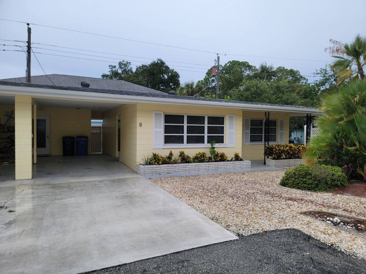 Apartment for rent at 513 Manatee Court, Venice, FL 34285
