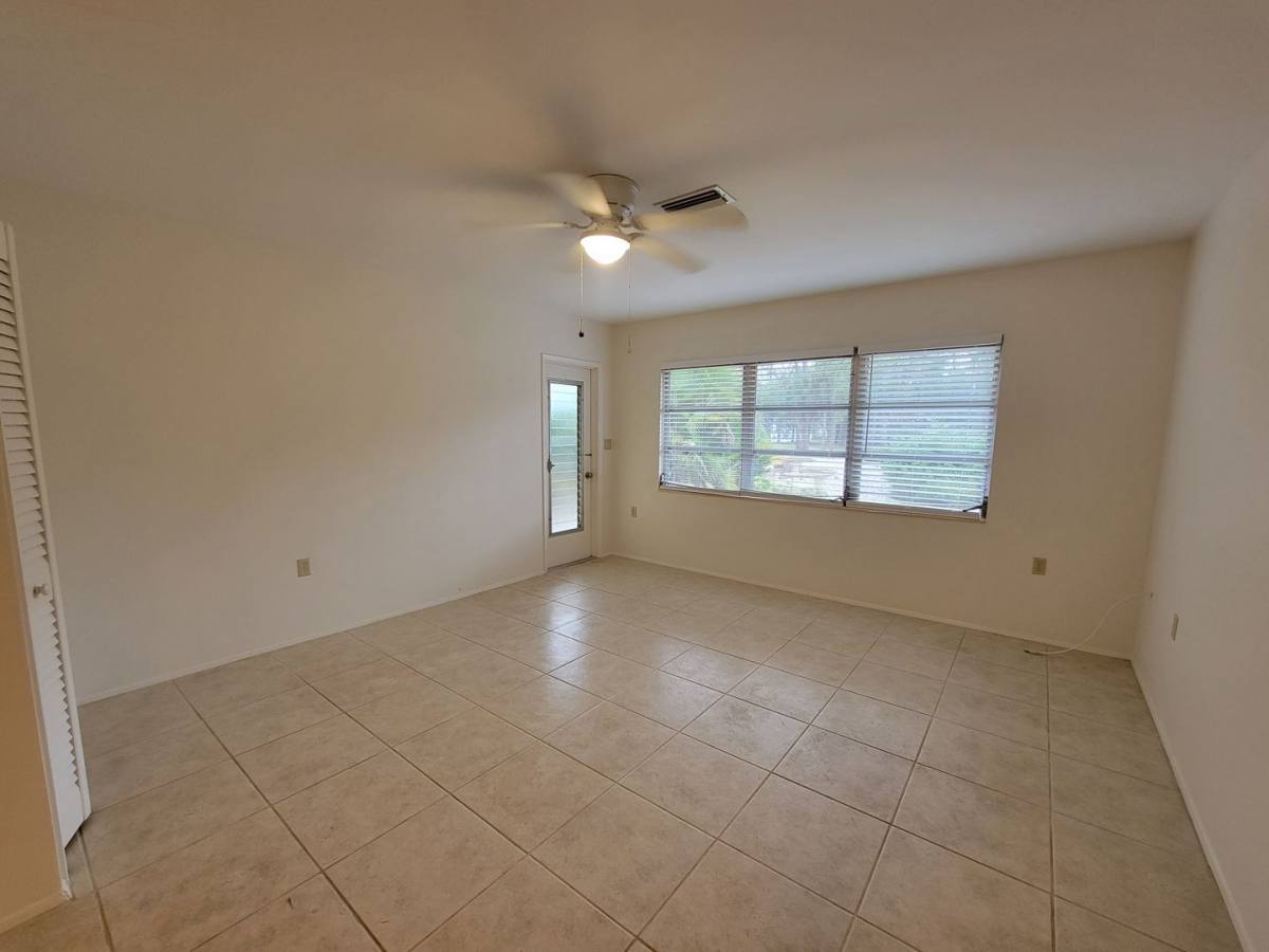 Apartment for rent at 513 Manatee Court, Venice, FL 34285