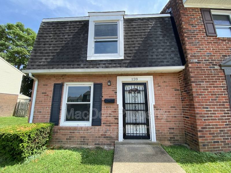 Townhouse for rent at 128 Hickok Circle, Fredericksburg, VA 22401