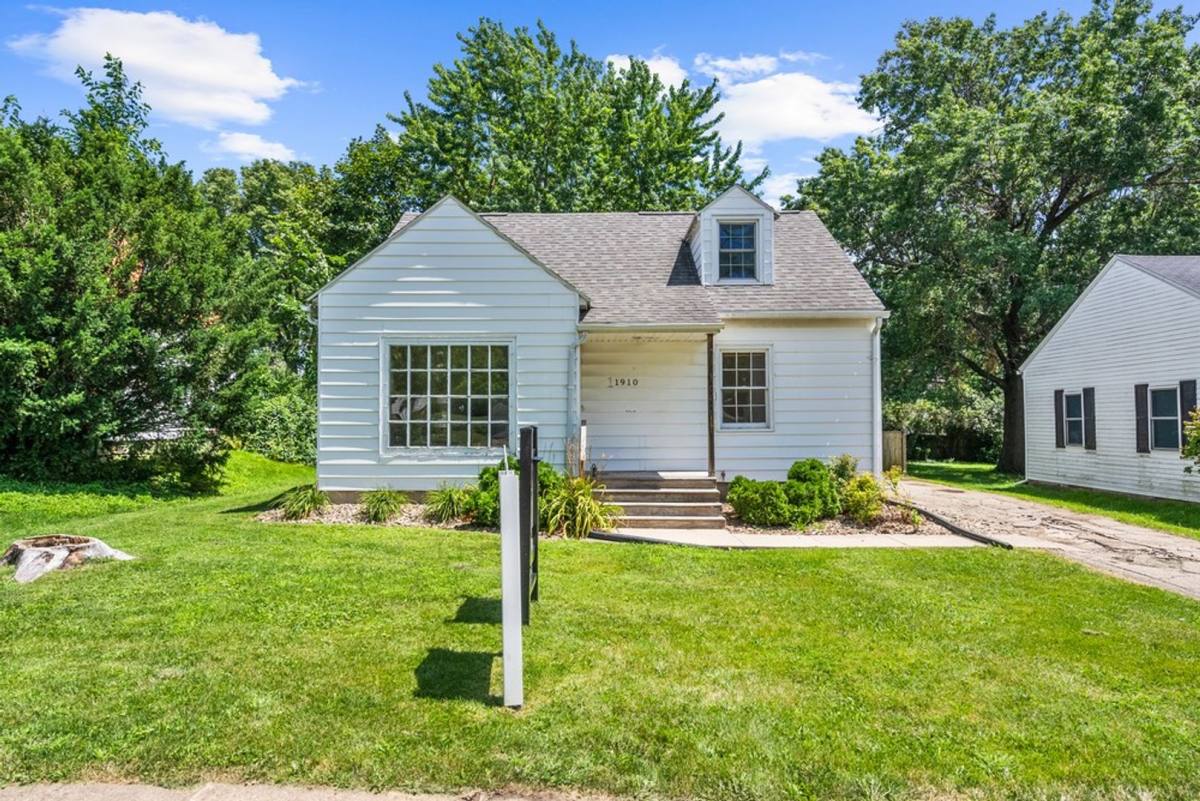 House for rent at 1910 Iowa St, Cedar Falls, IA 50613