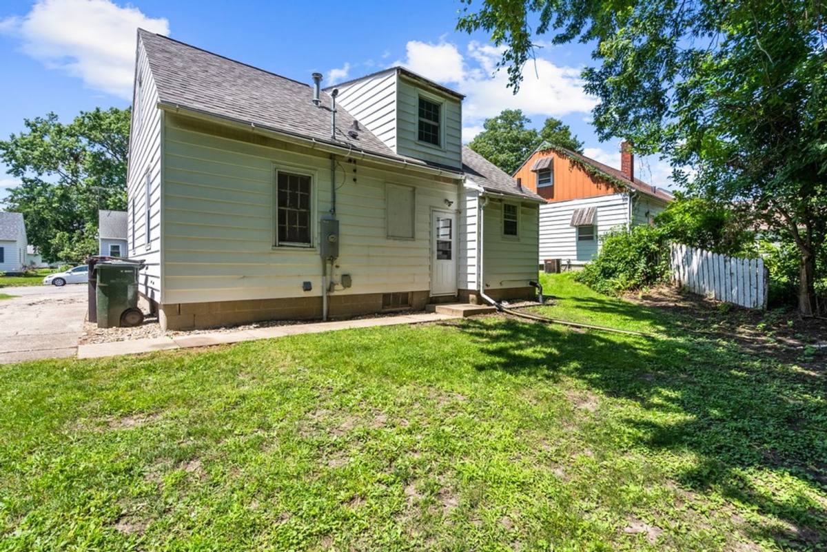 House for rent at 1910 Iowa St, Cedar Falls, IA 50613