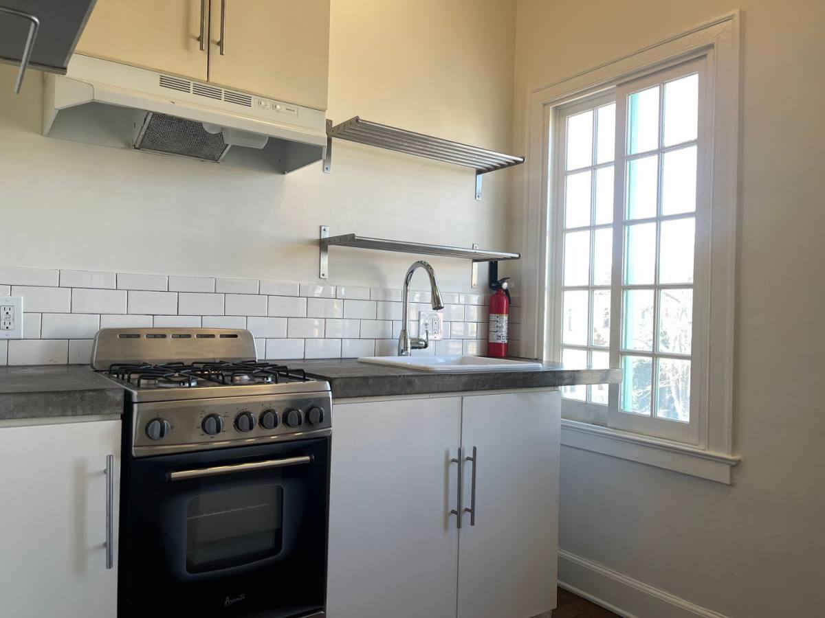Apartment for rent at 3000-3006 Kenwood Ave, Los Angeles, CA 90007
