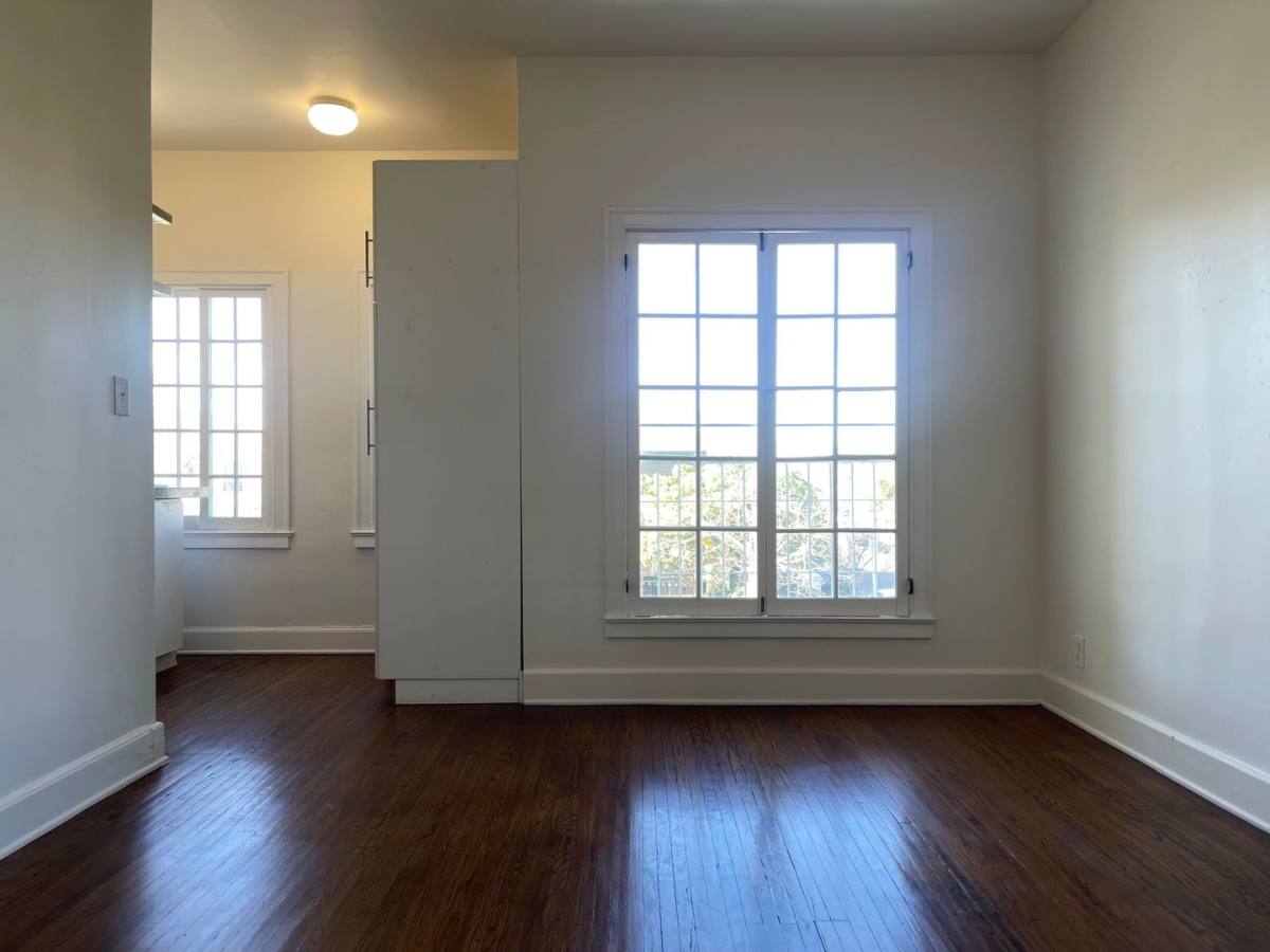 Apartment for rent at 3000-3006 Kenwood Ave, Los Angeles, CA 90007