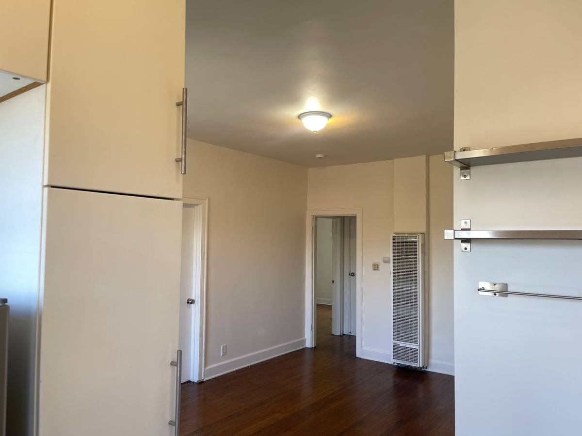Apartment for rent at 3000-3006 Kenwood Ave, Los Angeles, CA 90007