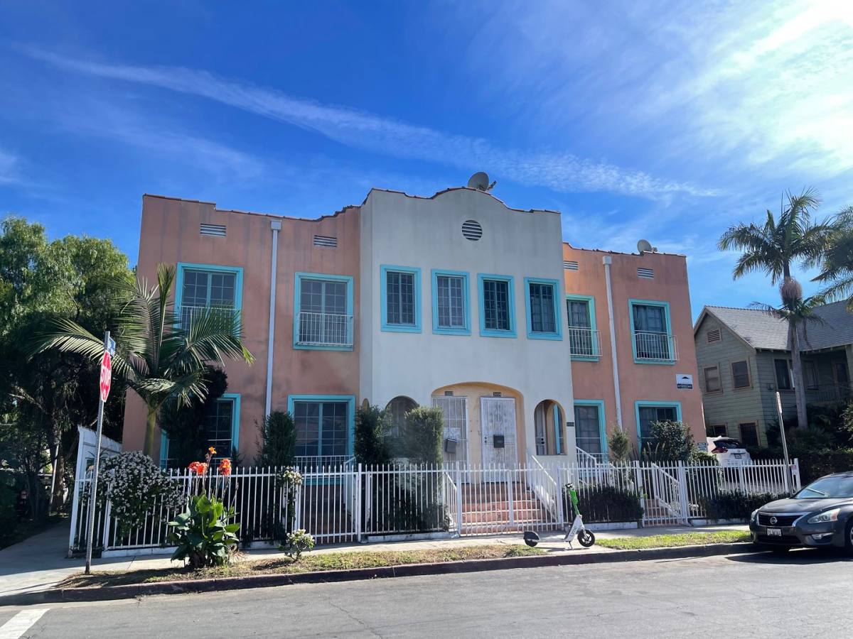 Apartment for rent at 3000-3006 Kenwood Ave, Los Angeles, CA 90007
