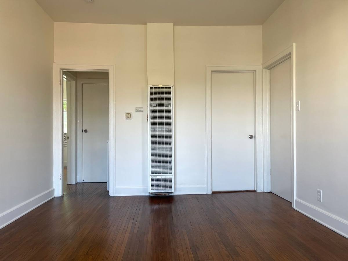 Apartment for rent at 3000-3006 Kenwood Ave, Los Angeles, CA 90007