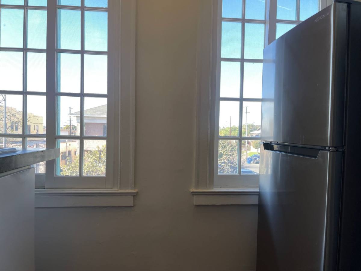 Apartment for rent at 3000-3006 Kenwood Ave, Los Angeles, CA 90007