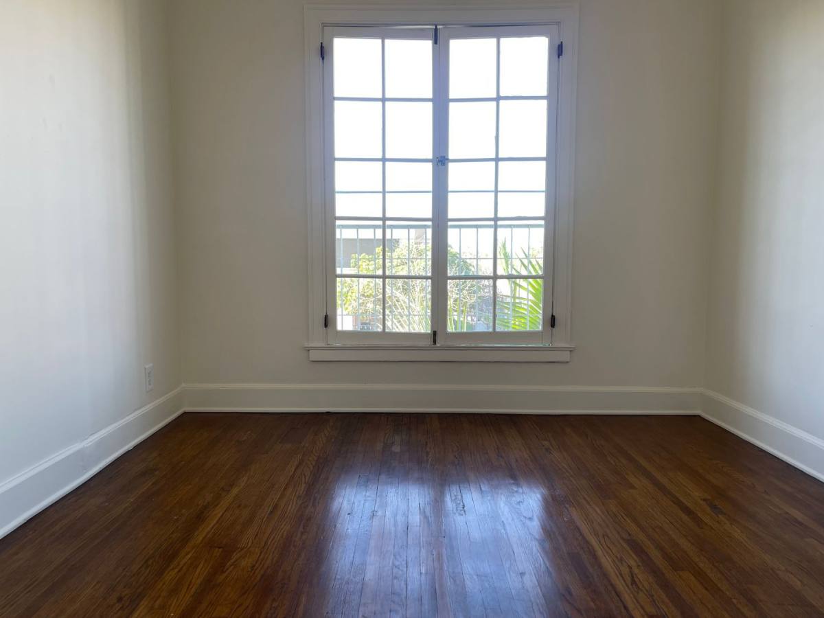 Apartment for rent at 3000-3006 Kenwood Ave, Los Angeles, CA 90007