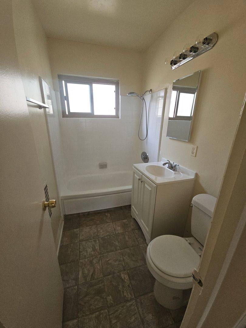 Apartment for rent at 914-920 S Central Ave, Glendale, CA 91204