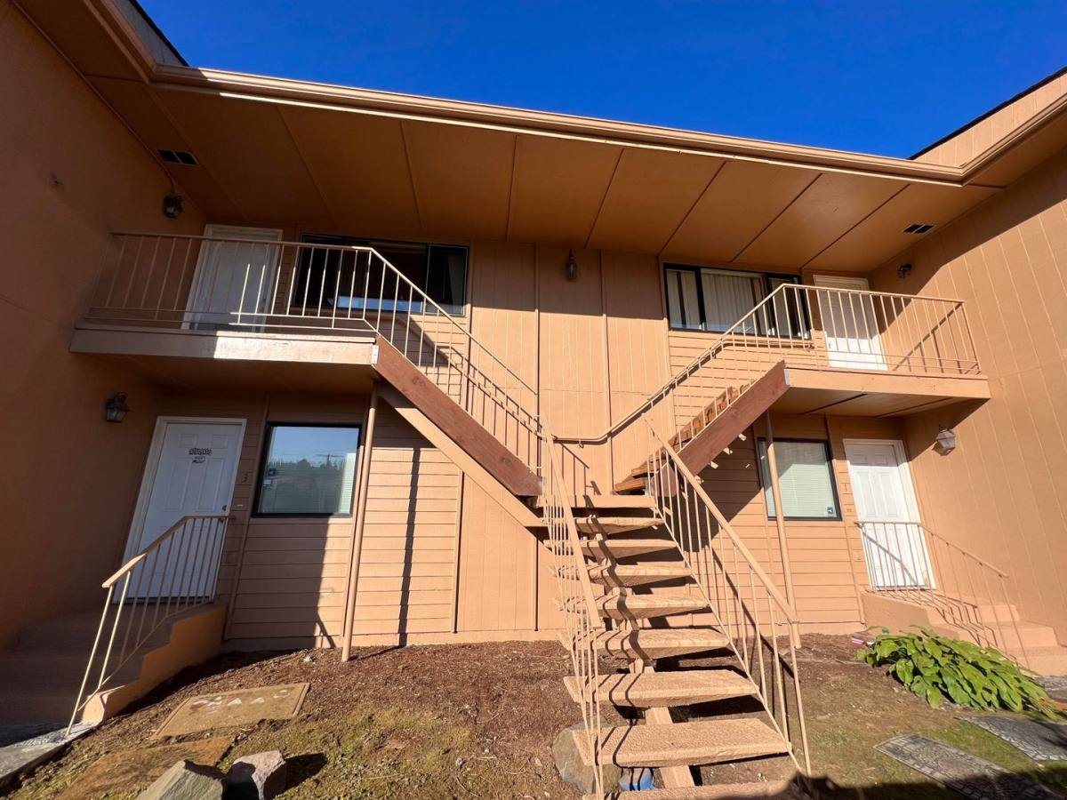 Apartment for rent at 515 6th St, Hoquiam, WA 98550