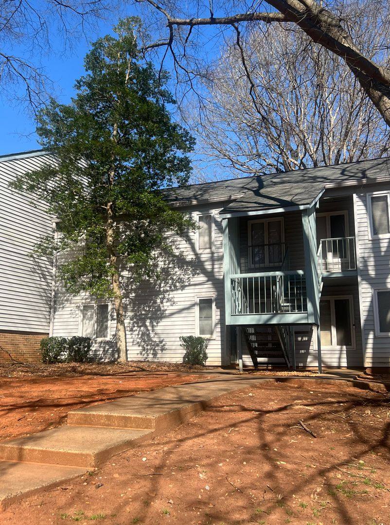 Condo for rent at 2015 Countrymens Court, Charlotte, NC 28210