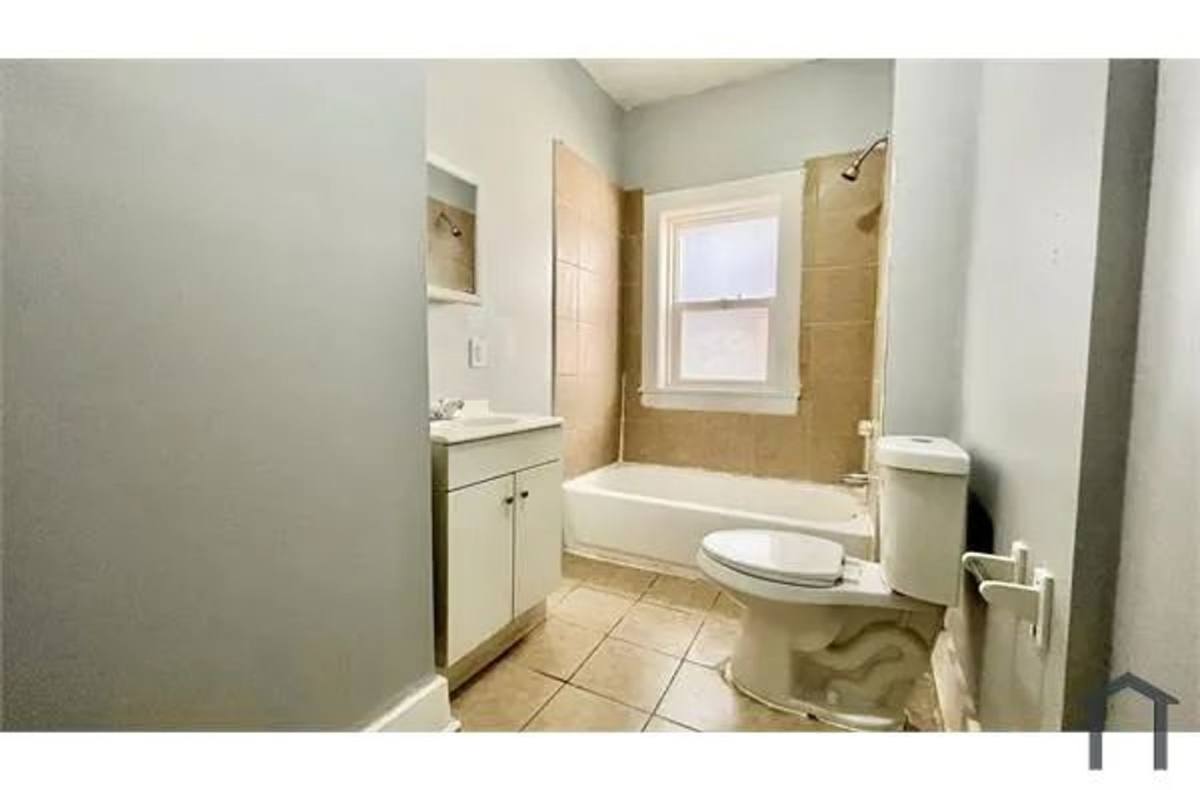 Apartment for rent at 14120 Superior Ave, Cleveland, OH 44118