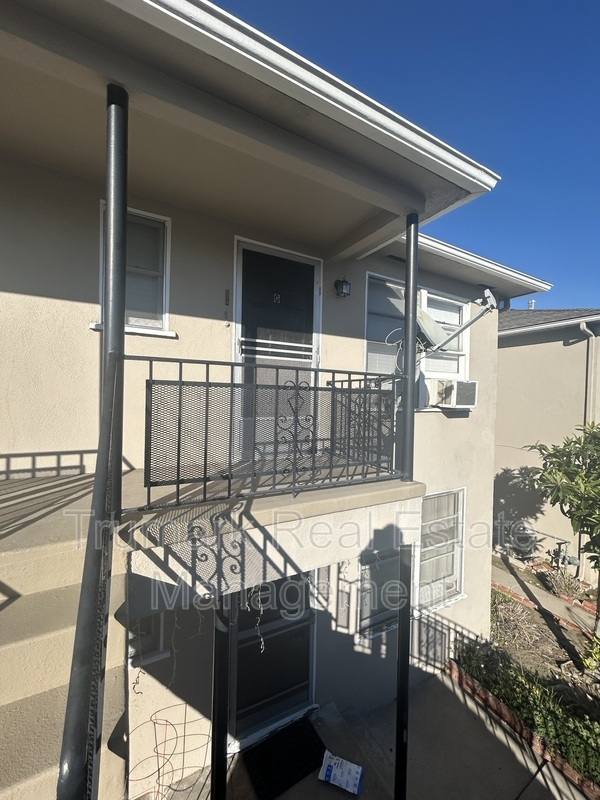 Apartment for rent at 1253 S Glendale Ave #G, Glendale, CA 91205
