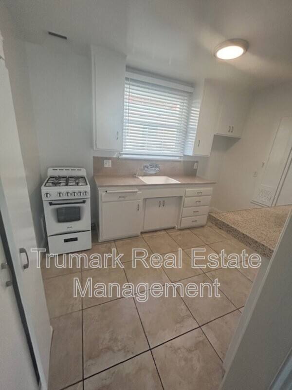 Apartment for rent at 1253 S Glendale Ave #G, Glendale, CA 91205