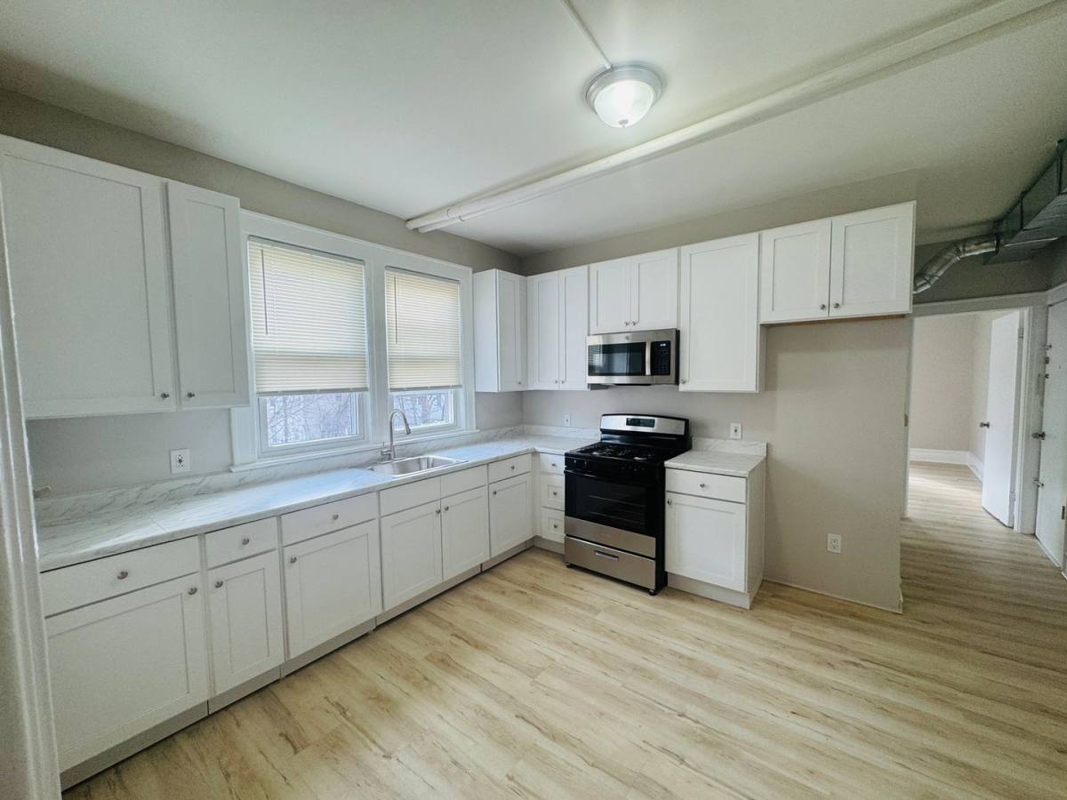 Apartment for rent at 14 Grant Ave, Newark, NJ 07112