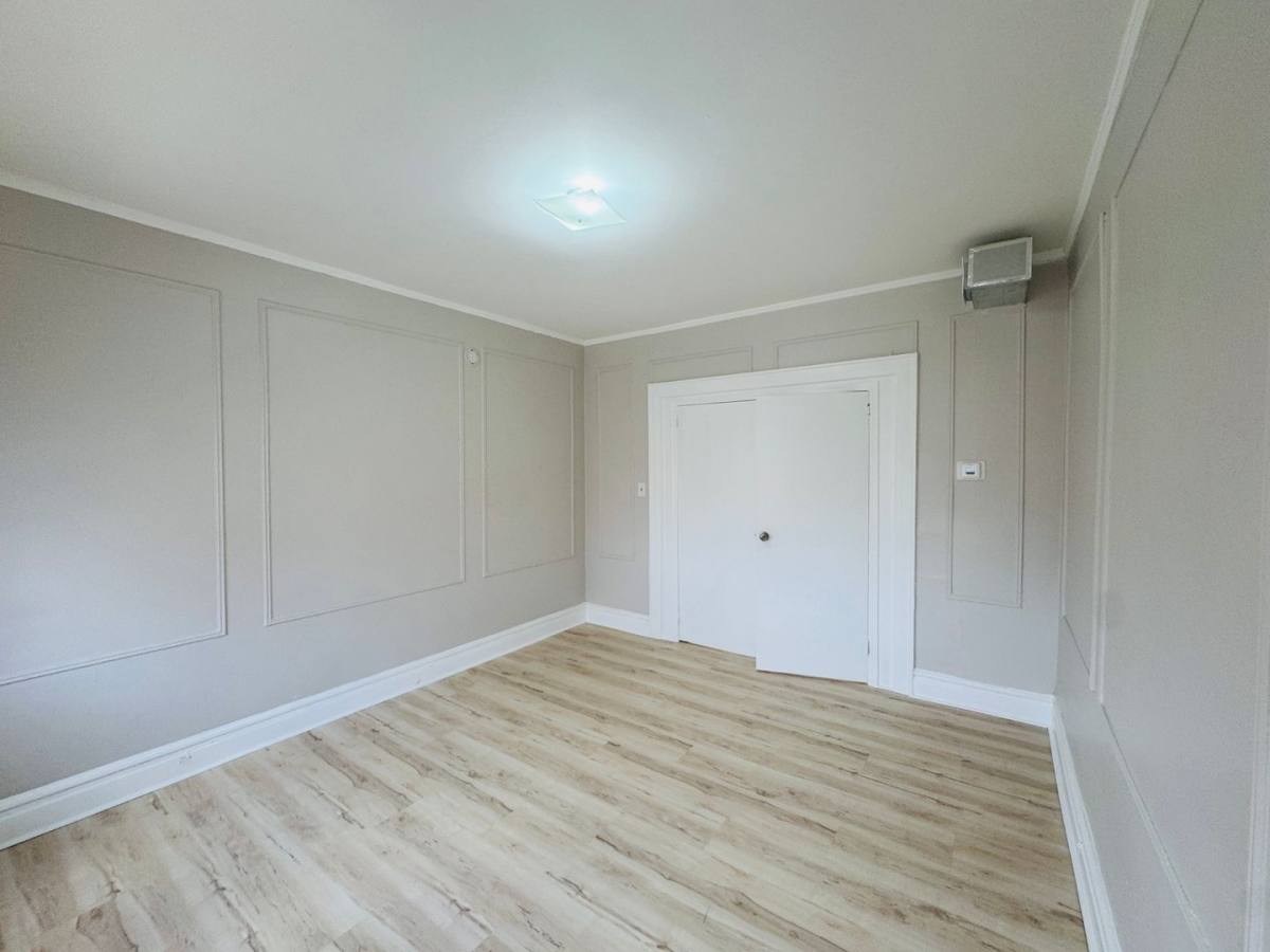 Apartment for rent at 14 Grant Ave, Newark, NJ 07112