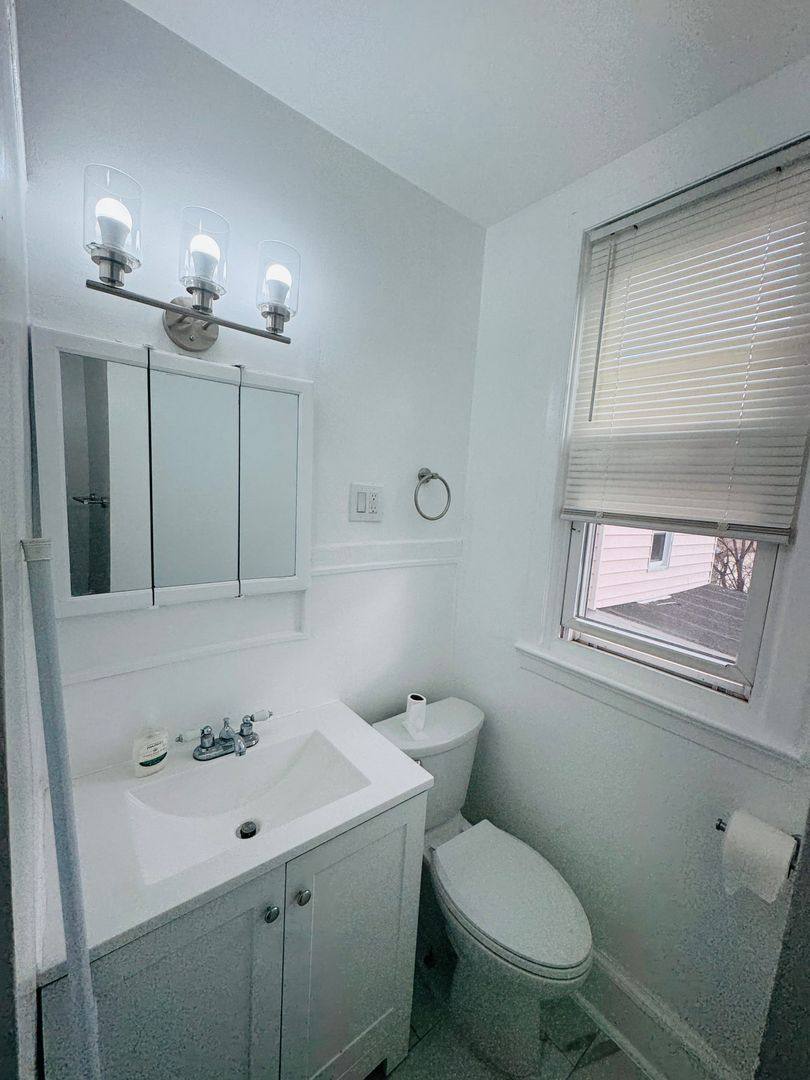 Apartment for rent at 14 Grant Ave, Newark, NJ 07112