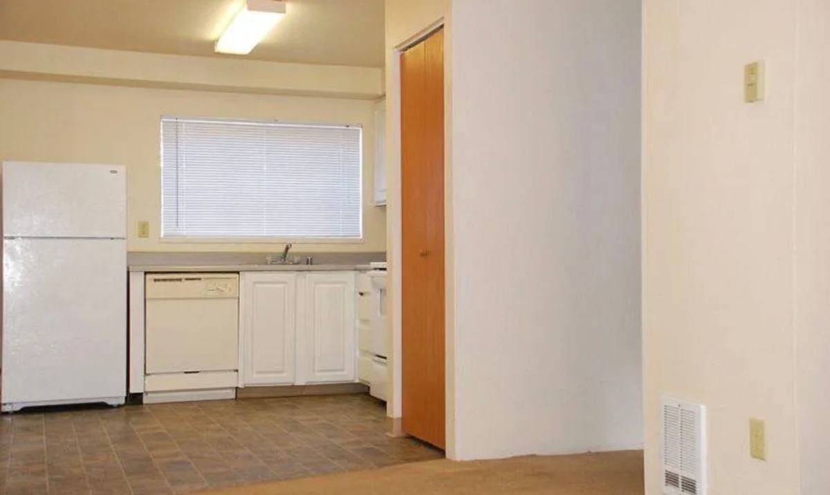 Apartment for rent at 1120 37th St SE, Auburn, WA 98002