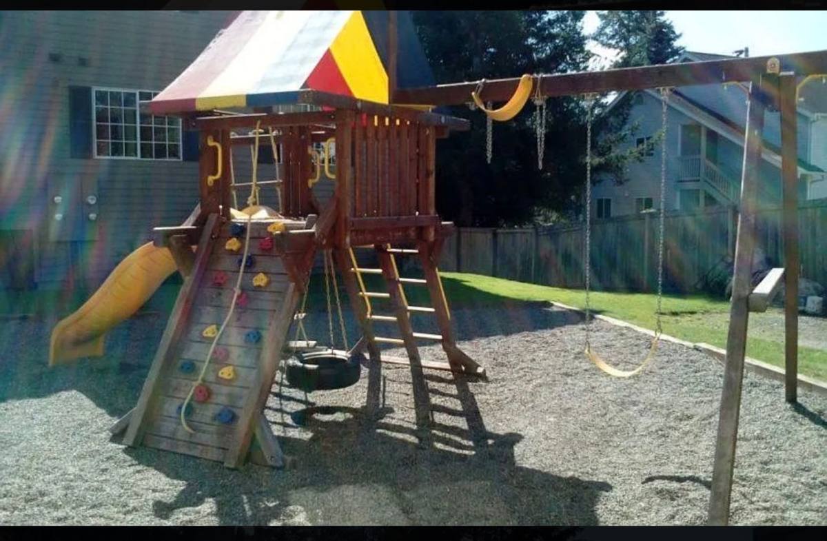 Apartment for rent at 1120 37th St SE, Auburn, WA 98002