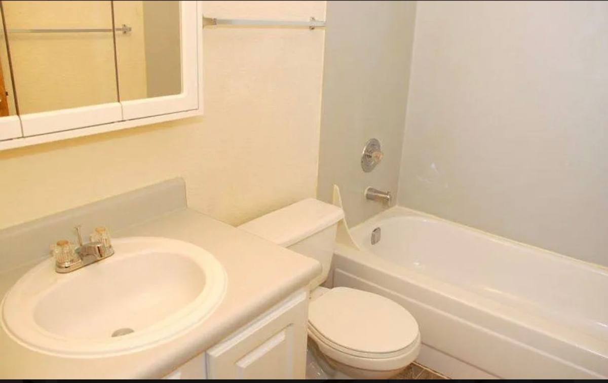 Apartment for rent at 1120 37th St SE, Auburn, WA 98002
