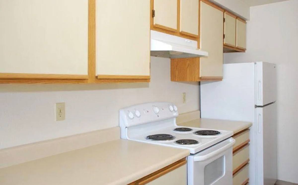 Apartment for rent at 1120 37th St SE, Auburn, WA 98002