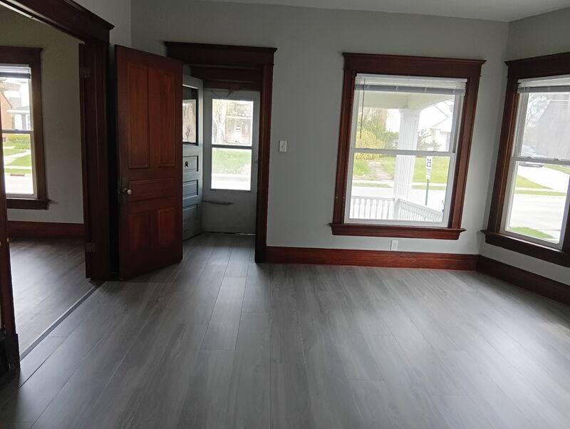 Apartment for rent at 1702 S 10th St, Manitowoc, WI 54220