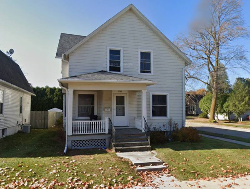 Apartment for rent at 1702 S 10th St, Manitowoc, WI 54220