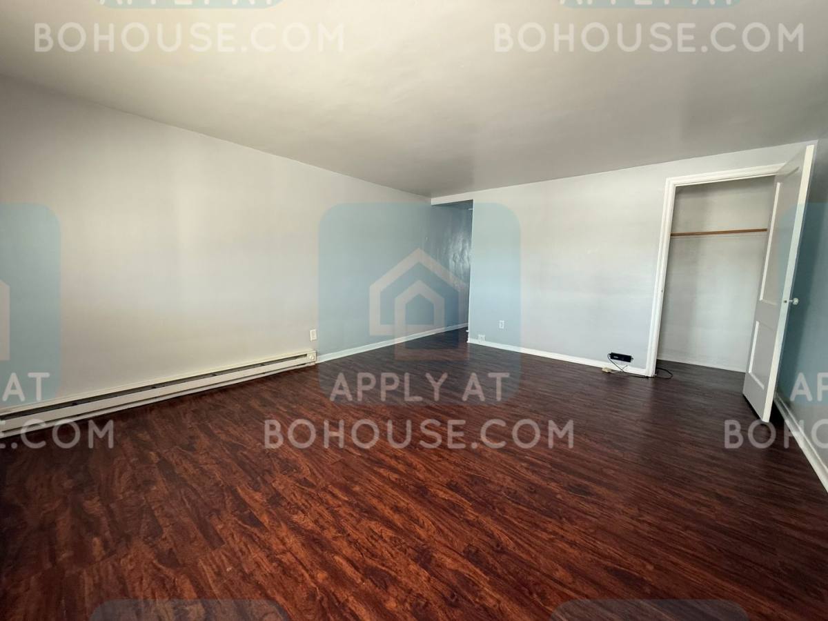 Apartment for rent at 3202 McArthur, Fort Wayne, IN 46809