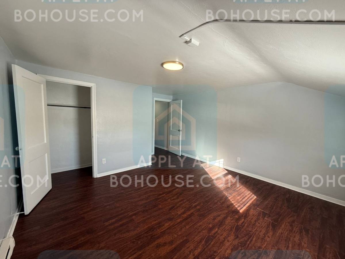Apartment for rent at 3202 McArthur, Fort Wayne, IN 46809