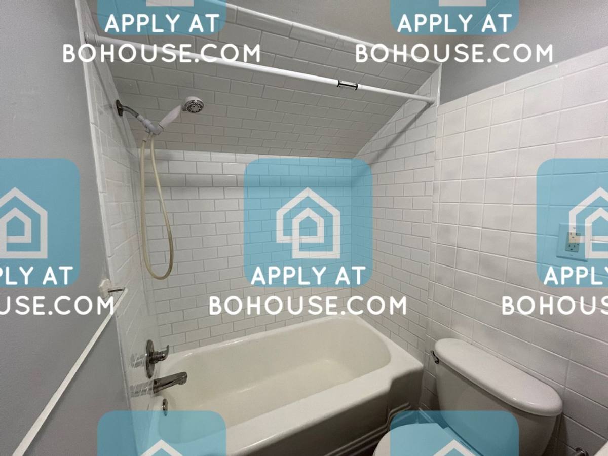 Apartment for rent at 3202 McArthur, Fort Wayne, IN 46809