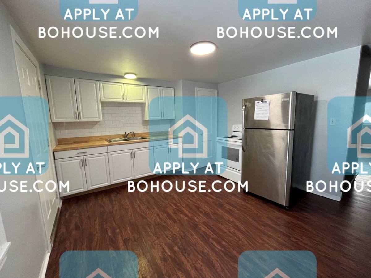 Apartment for rent at 3202 McArthur, Fort Wayne, IN 46809