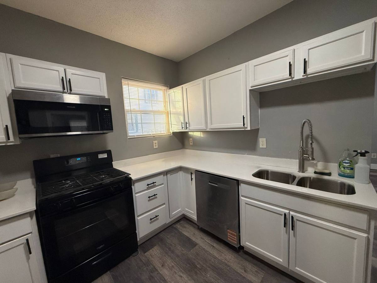 House for rent at 2110 Lyndale Ave N, Minneapolis, MN 55411