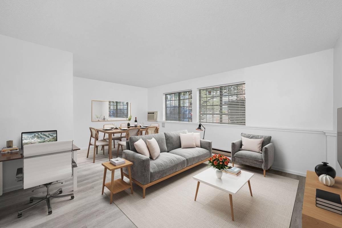 Apartment for rent at 911 S Dahlia St, Denver, CO 80246