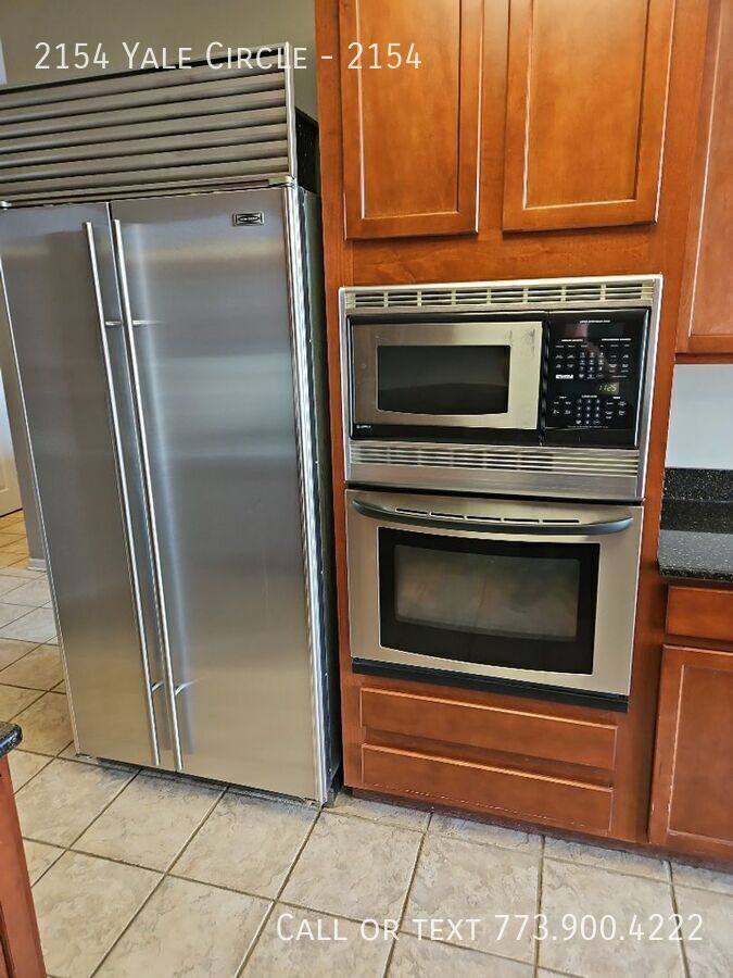 Townhouse for rent at 2154 Yale Circle, Hoffman Estates, IL 60192