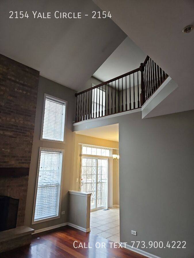 Townhouse for rent at 2154 Yale Circle, Hoffman Estates, IL 60192