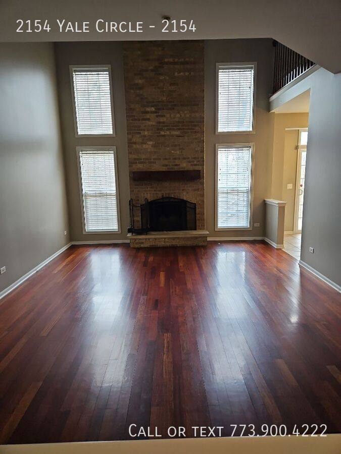 Townhouse for rent at 2154 Yale Circle, Hoffman Estates, IL 60192
