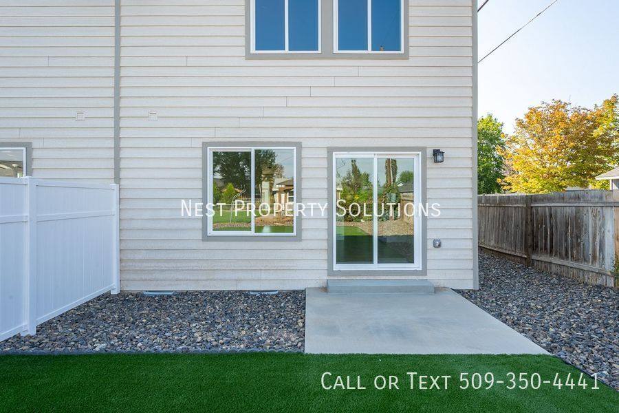 Apartment for rent at 1070 S Grand Dr #A, Moses Lake, WA 98837