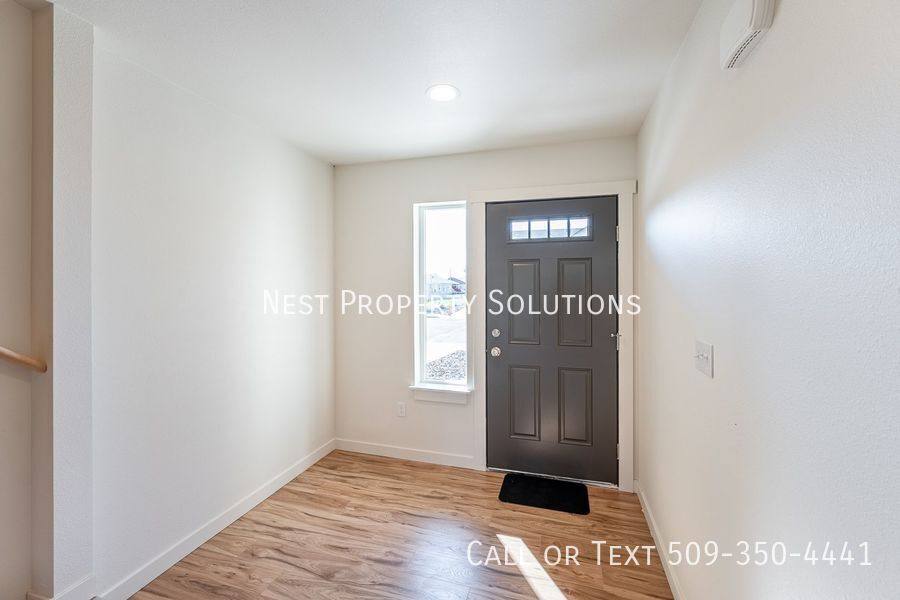 Apartment for rent at 1070 S Grand Dr #A, Moses Lake, WA 98837