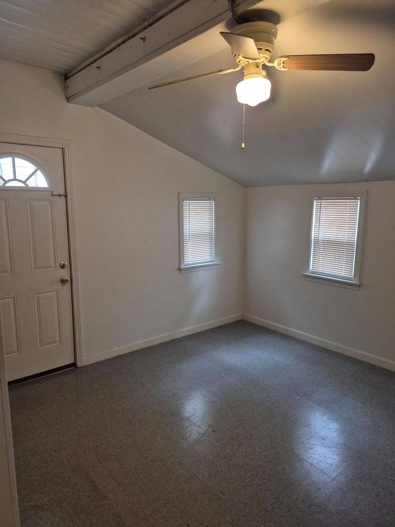 Apartment for rent at 453 Maple St, Manchester, NH 03103