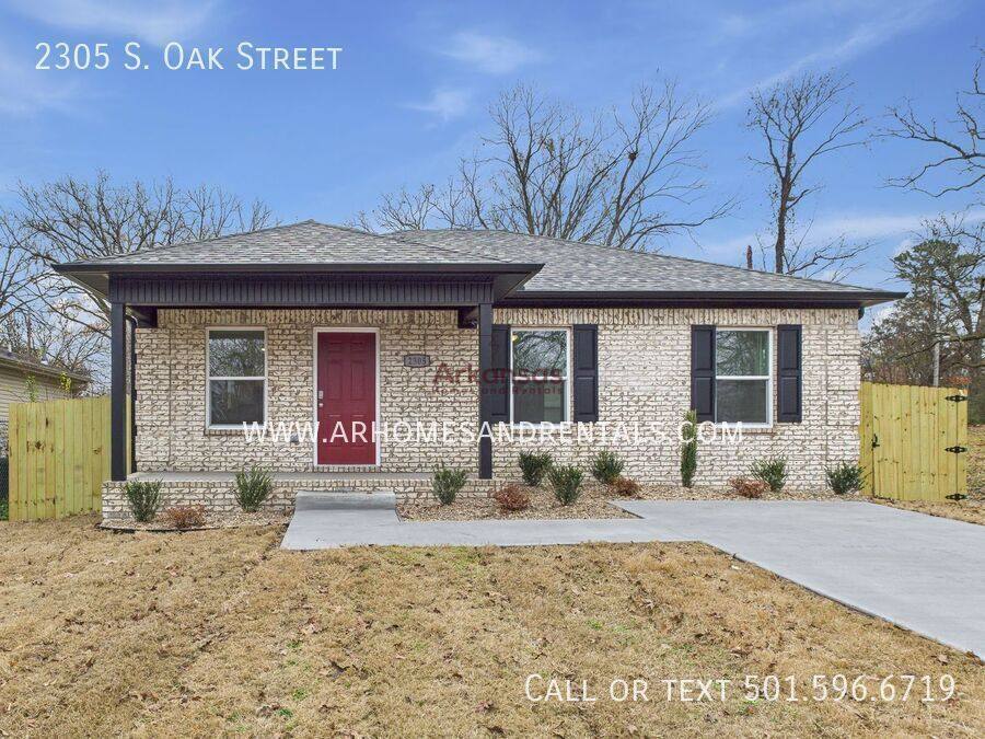 House for rent at 2305 S Oak St, Little Rock, AR 72204