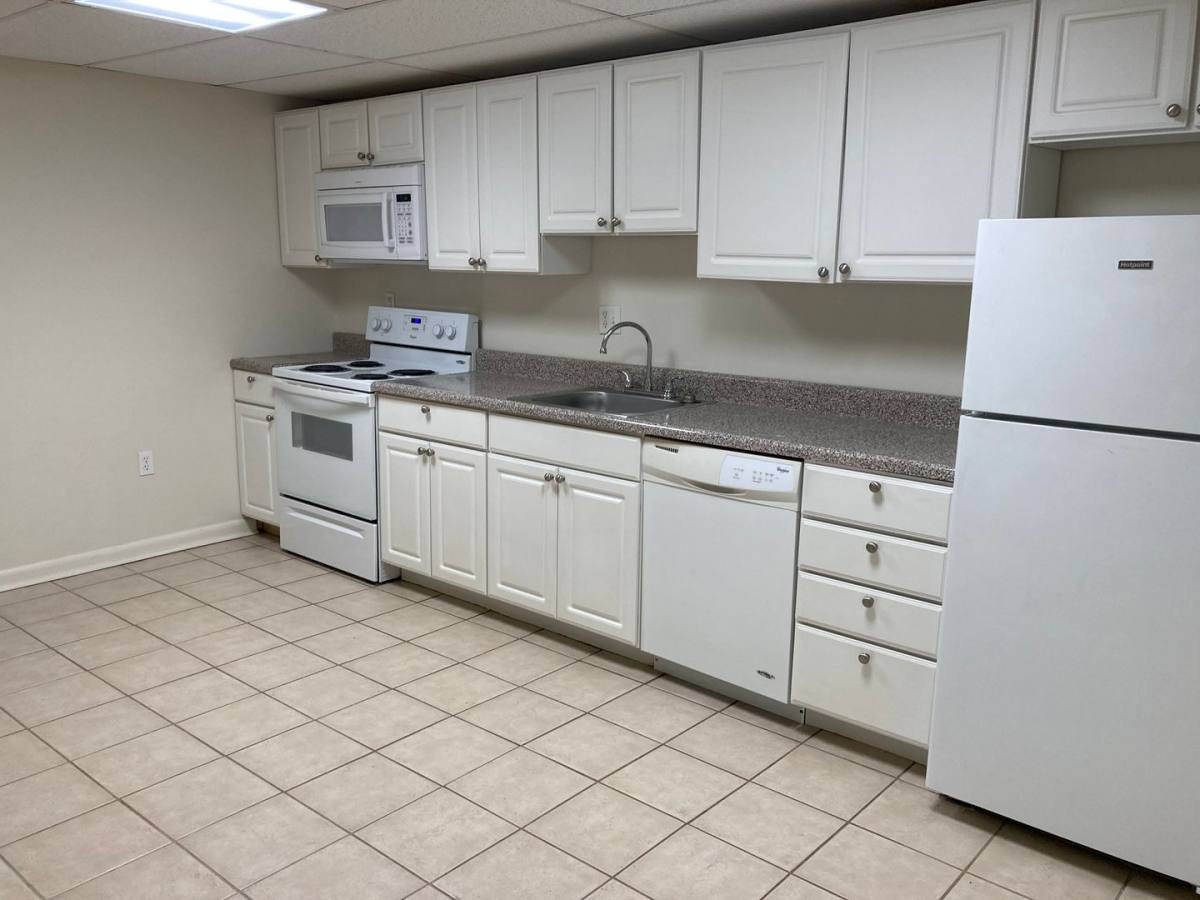 Apartment for rent at 1901 W Chester Pike, Havertown, PA 19083