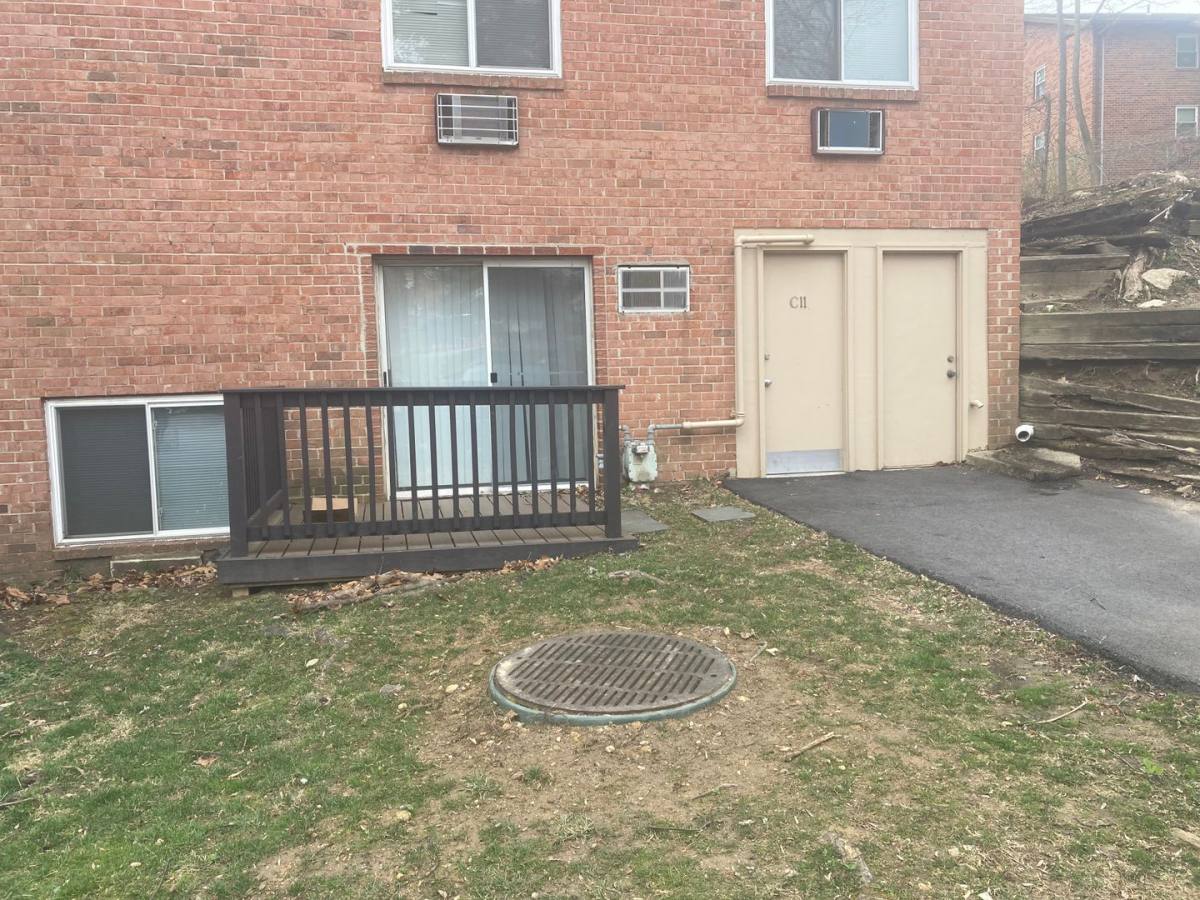 Apartment for rent at 1901 W Chester Pike, Havertown, PA 19083