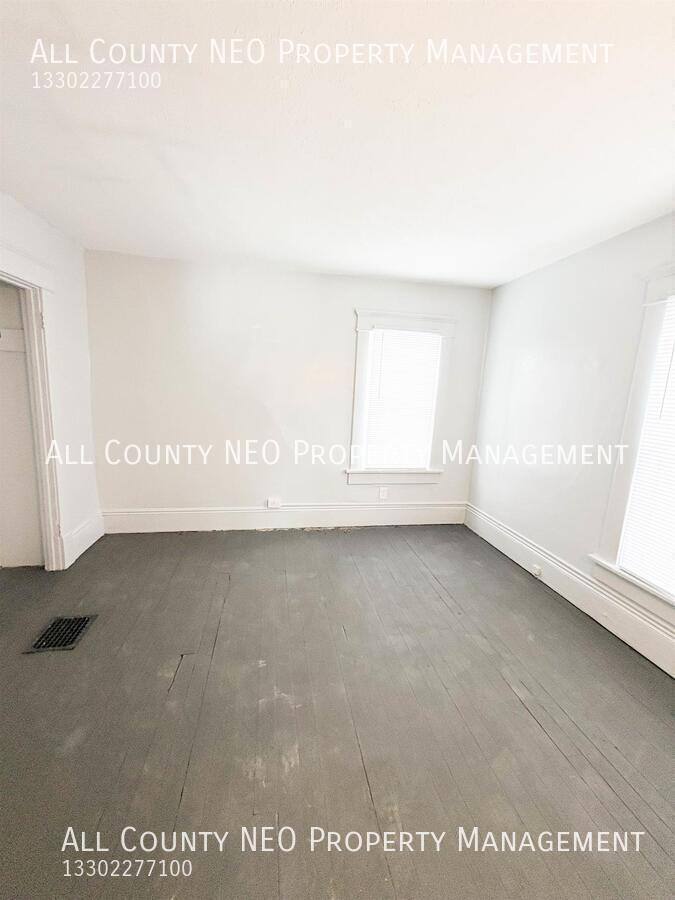 Apartment for rent at 911 Fulton Rd NW #2, Canton, OH 44703