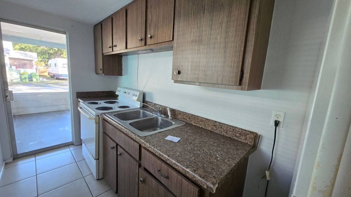 Apartment for rent at 2115 6th St, Sarasota, FL 34237